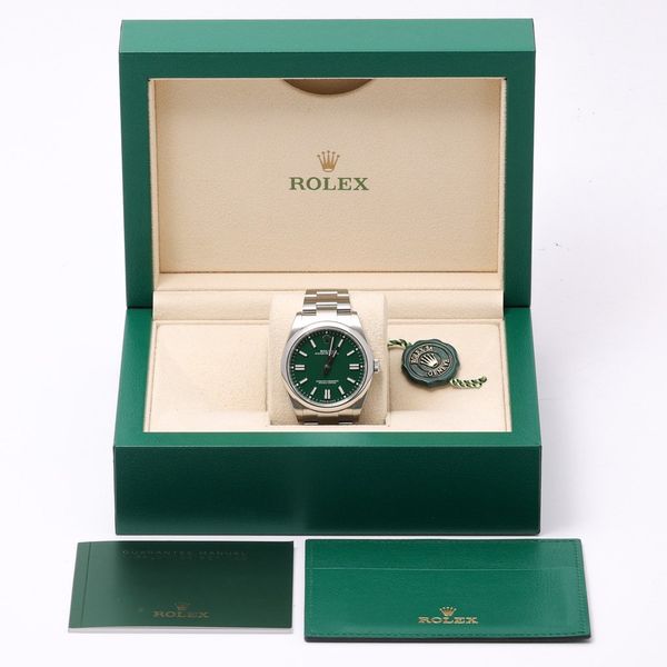 Rolex Oyster Perpetual 124300